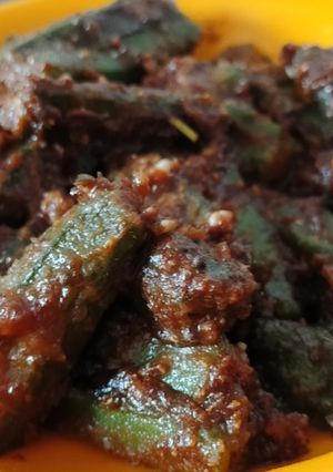 ભરેલી ભીંડી (Bhareli Bhindi Recipe In Gujarati) રેસીપી મુખ્ય ફોટો