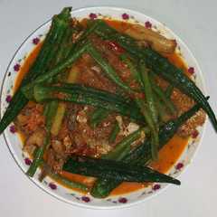 รูปของ Ikan bumbu merah dn sayur seadanya