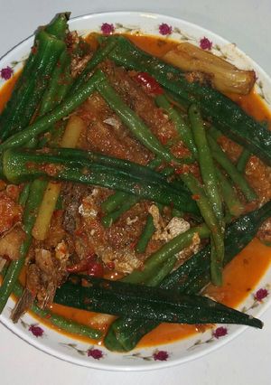 Foto resep Ikan bumbu merah dn sayur seadanya