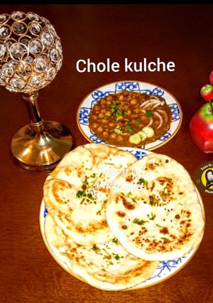 A picture of Spicy Chole And Kulche.