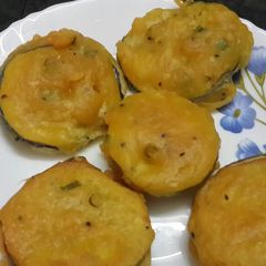 A picture of Beguni(Crispy eggplant fritters).