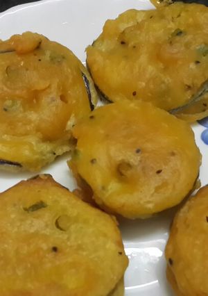 A picture of Beguni(Crispy eggplant fritters).
