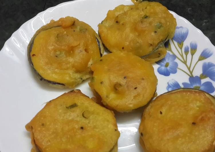 Recipe of Any-night-of-the-week Beguni(Crispy eggplant fritters)