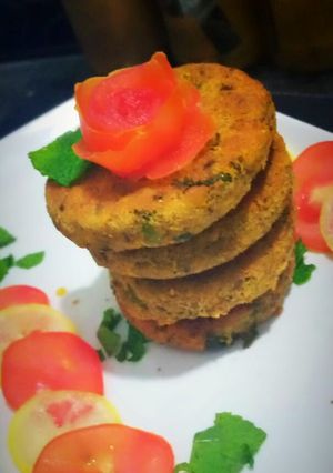 A picture of Chicken Resha kabab.