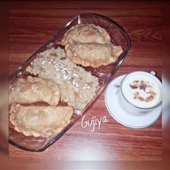 A picture of Panjabi sweet gujiya.