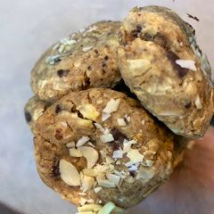 A picture of Almond Cookies.