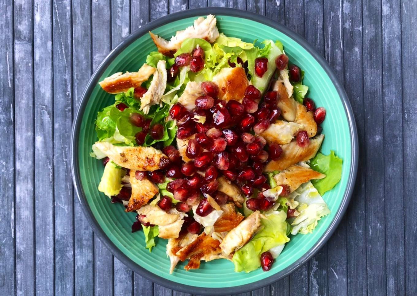 Ensalada de pollo con granada