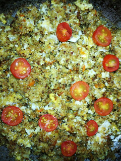 Una foto de Quinoa frita
