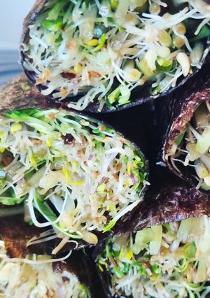 Une photo de ⭐⭐Makis de jeunes pousses