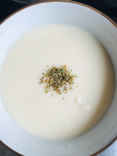皇帝豆鮮奶菇菇濃湯 的食譜成品照片