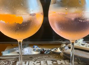 Una foto de Gin Tonic Pink Style
