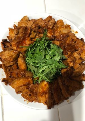Hình của món Pork belly salad.