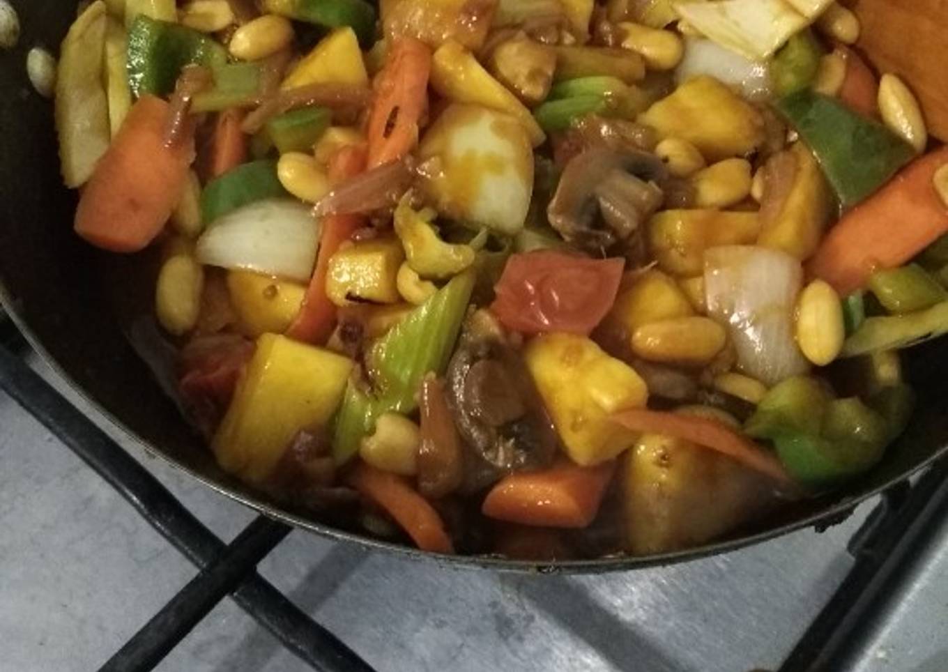 Veg peanut pineapple stir fry