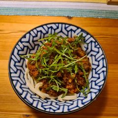 A picture of Linguine Bolognese.