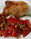 Coquelet o picantón asado y salteado de pimientos con alcaparras y romero