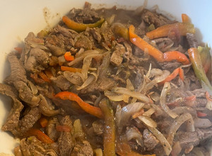 Una foto de Lomo saltado