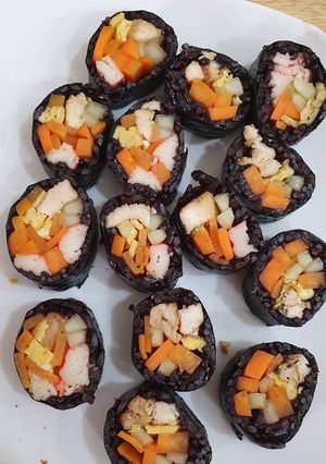 Hình của món Cơm lứt cuộn.