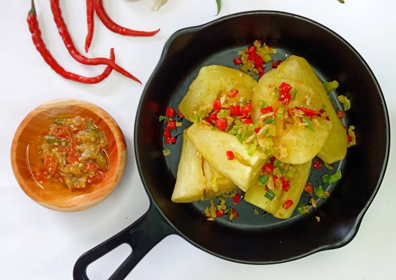 Singkong Cabe Garam dengan Sambel Korek