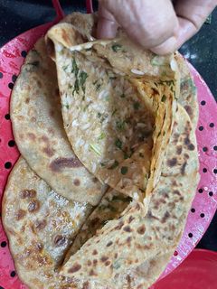 चावल का पराठा (Chawal ka paratha recipe in Hindi) रेसिपी मुख्य फोटो