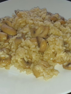 Una foto de 🗣✅Risotto de champiñones🍄