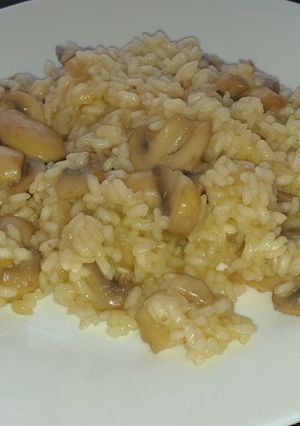 Una foto de 🗣✅Risotto de champiñones🍄