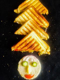 વેજીટેબલ સેન્ડવીચ(Vegetable sandwich recipe in Gujarati) રેસીપી મુખ્ય ફોટો