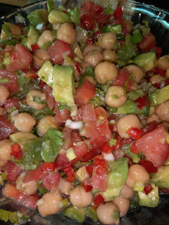 Una foto de Ensalada de garbanzos