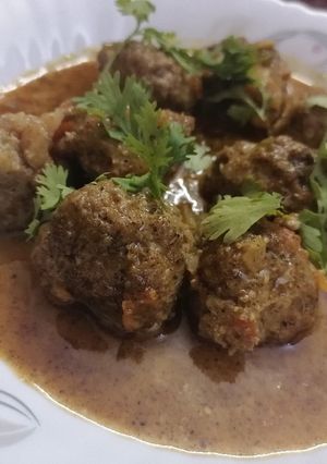A picture of Beef kofta curry (meat balls).