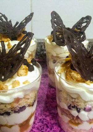 Una foto de Shots de maracuyá y chocolate👩🏼‍🍳🦋