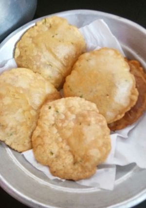 A picture of Aloo Poori.