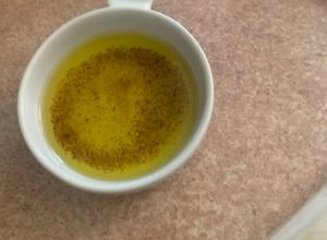 Una foto de Sal negra del Himalaya con aceite sabor huevo!