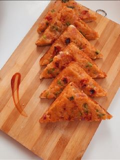 क्रिस्पी सूजी टोस्ट (crispy suji toast recipe in Hindi) रेसिपी मुख्य फोटो