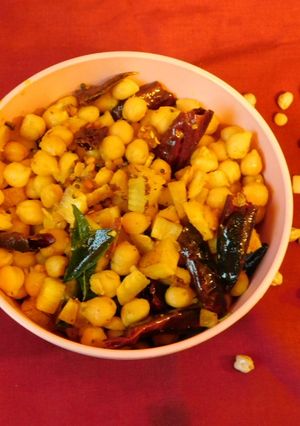 A picture of Kabuli chana Sundal (Garbanzo beans).