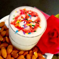 A picture of Tragacanth gum banana shake.