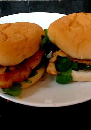 A picture of My Salt & Pepper Seasoned Chicken Burger 😀.