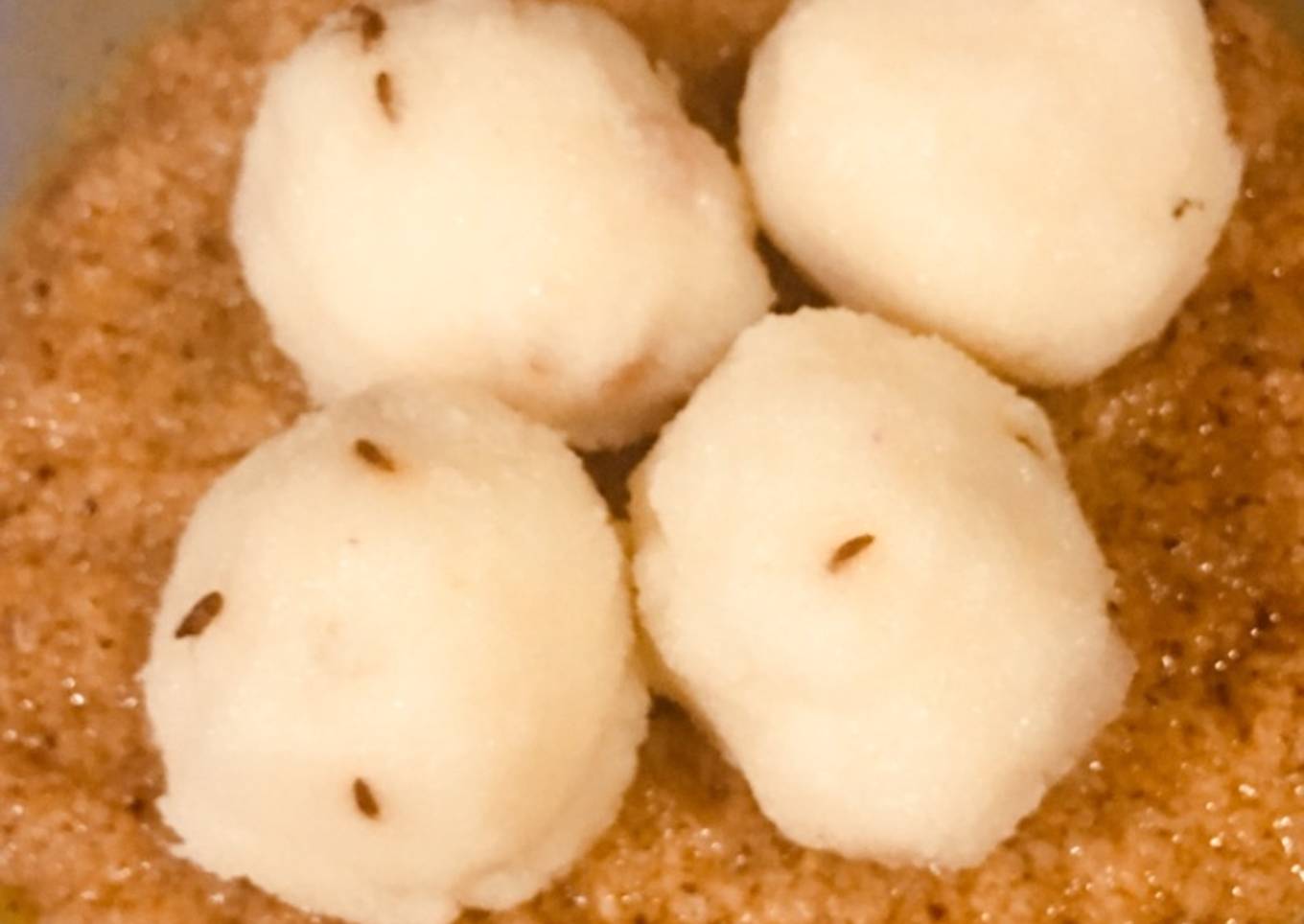 Undrallu Naivedhyam
<br />(Savoury rice dumplings)