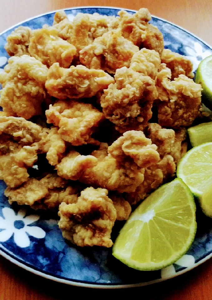 Una foto de Karaage (Pollo Frito Japonés)