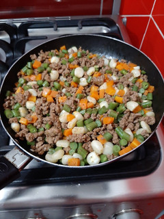 Una foto de Carne molida y verduras