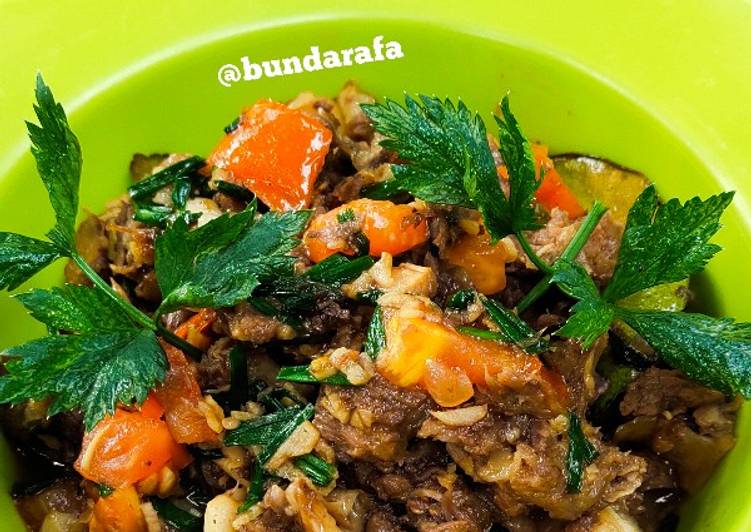 {Resep Oseng daging iga sapi yang Enak