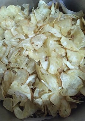 A picture of Cassava crisps#themechallenge.