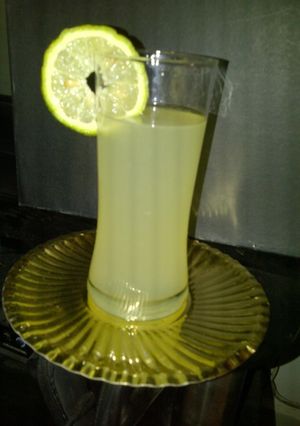A picture of Lemon juice.