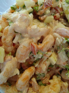 Una foto de Ensalada de camarón