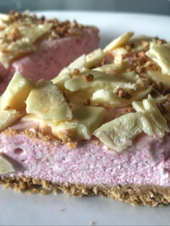 Una foto de Tarta de petit suisse cremosa y sencilla