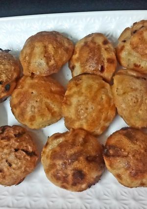 A picture of Masala rava appe.