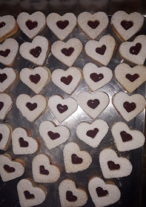 Una foto de Corazoncitos de mermelada de frutos rojos con Masa sablée