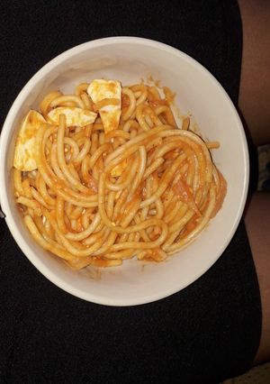 Una foto de Spaghetti con huevo