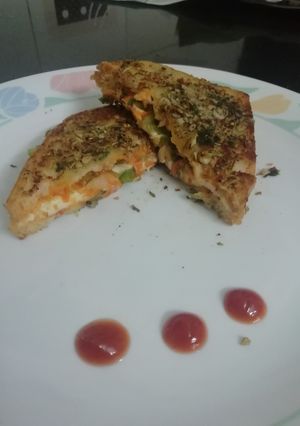 செஸ்வான் சீஸ் கார்லிக் சாண்ட்விட்ச்(schezwan cheese garlic sandwich recipe in tamil) செய்முறை முக்கிய புகைப்படம்