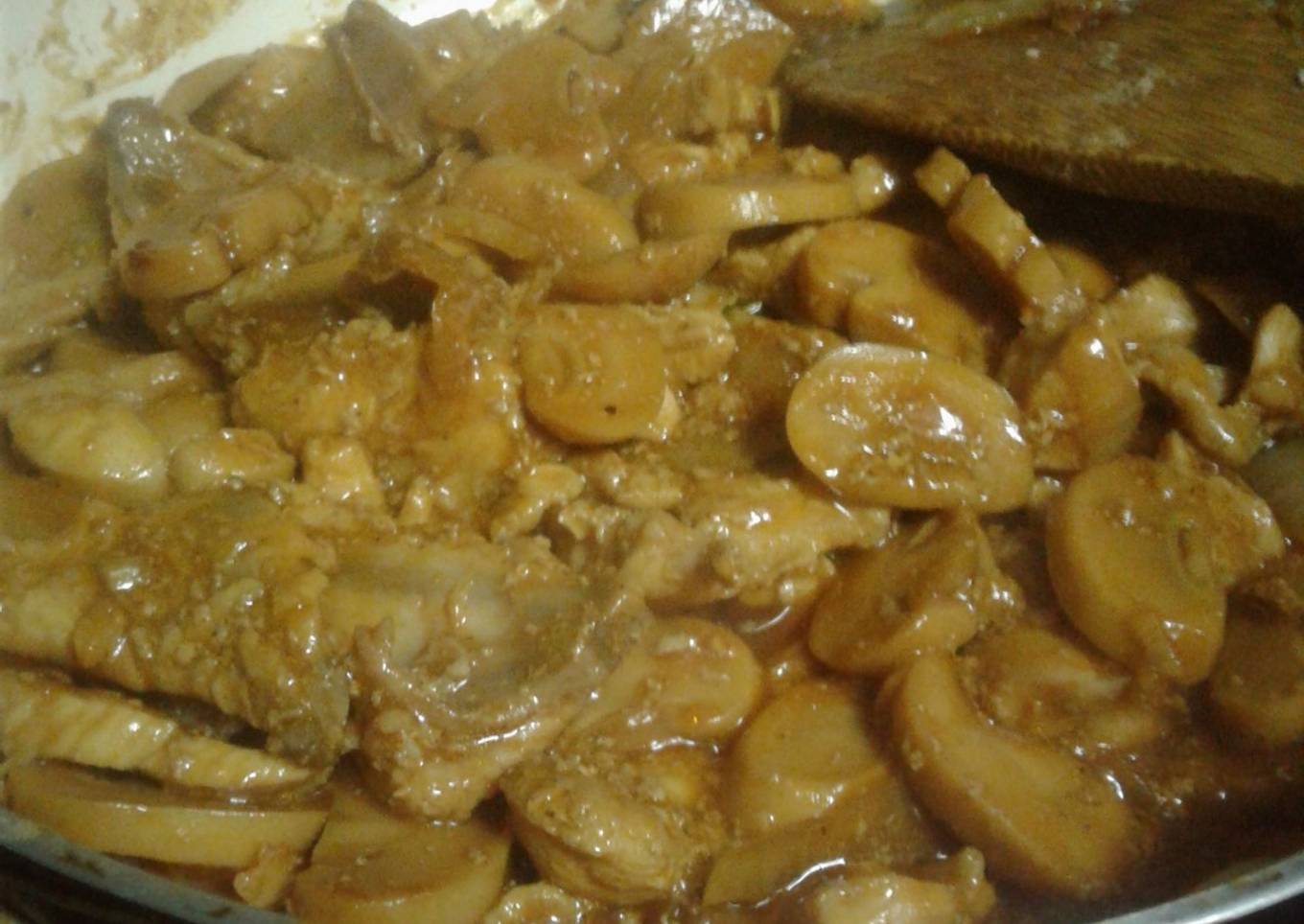 Ayam with jamur kancing masak sos tiram