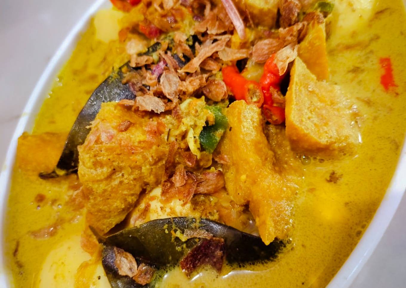 Opor Kuning Telur Tahu Ala Teh Ica