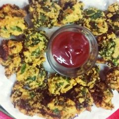 A picture of Palak Pakoda.